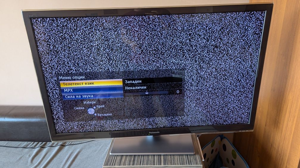 Телевизор Panasonic 42 инчов с LCD LED диспелй
