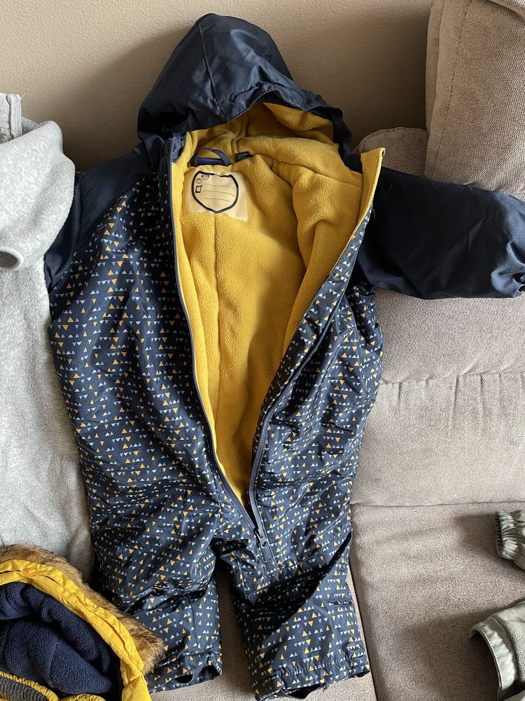 Космонавт, дъждобран, гащеризон, преходно яке Mayoral, Zara, Зара, H&M