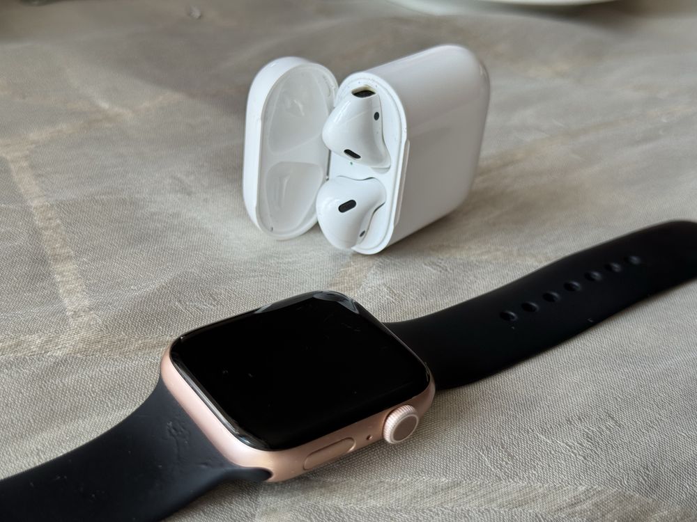 Airpods and apple watch