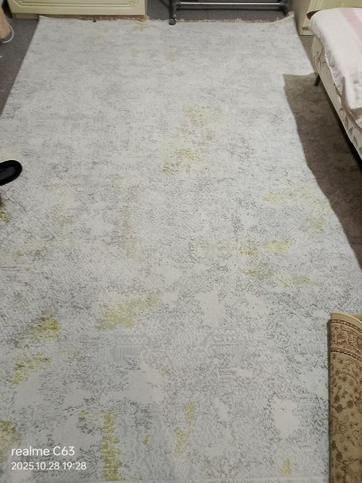 Срочно продам ковёр белый