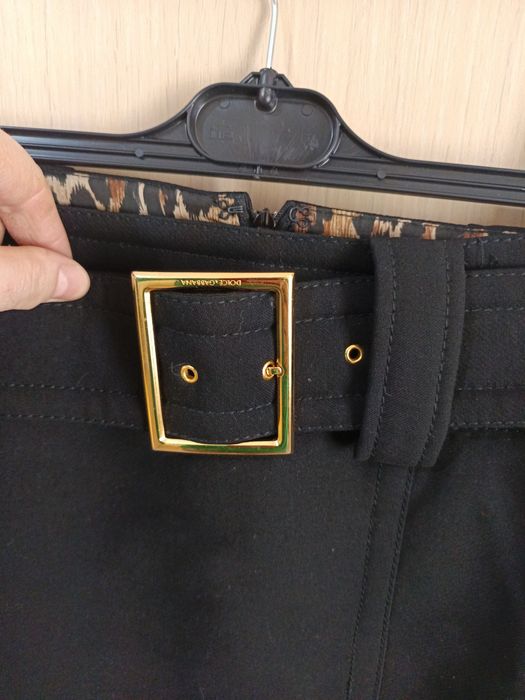 Vând fusta Dolce Gabbana