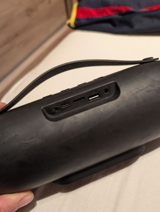 Vând boxa portabila