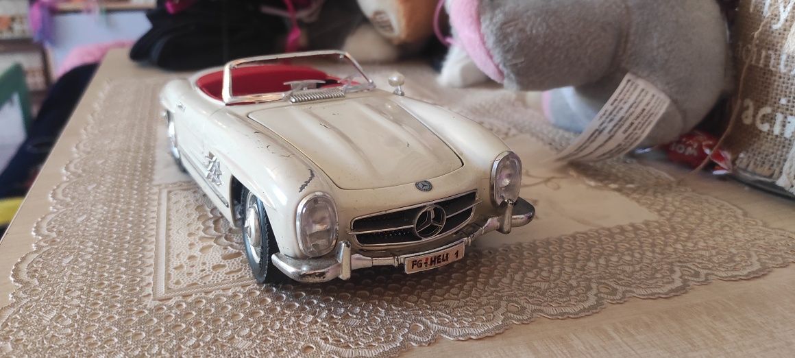 Метална количка Mercedes Benz 300SL Roadster мащаб 1:18