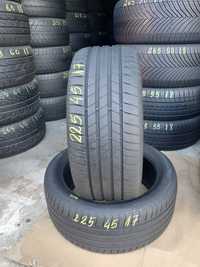 2 Anvelope Bridgestone 225 45 R17 Vară impecabile.