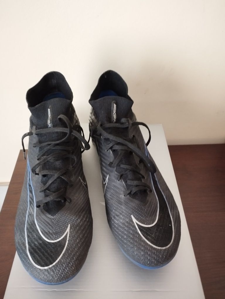 Продавам бутонки Nike zoom superfly 9 elite fg