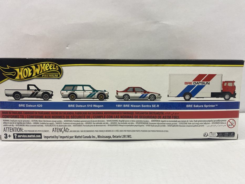 HOT WHEELS PREMIUM set 4 machete auto scara 1:64 Datsun Nissan dioramă