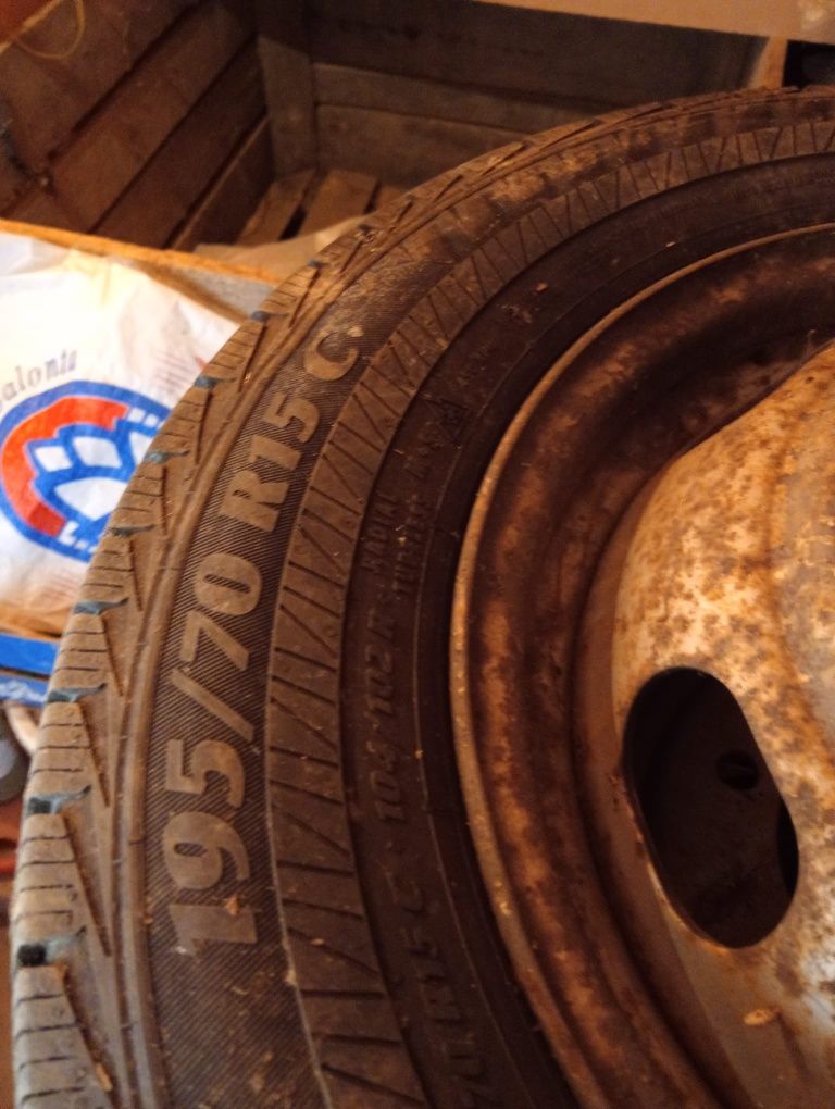 Cauciucuri 195/70 R15C pentru Ford Transit