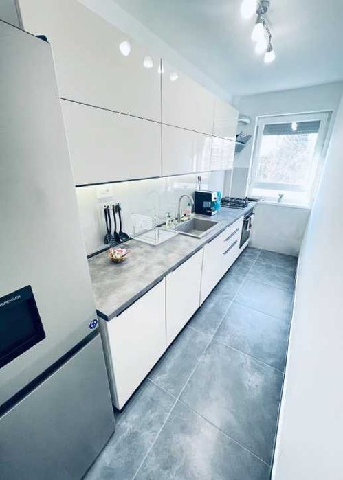 Дава се под наем Тристаен апартамент в Пловдив, Кючук Париж - 90 кв.м за 408 € - Снимка #6