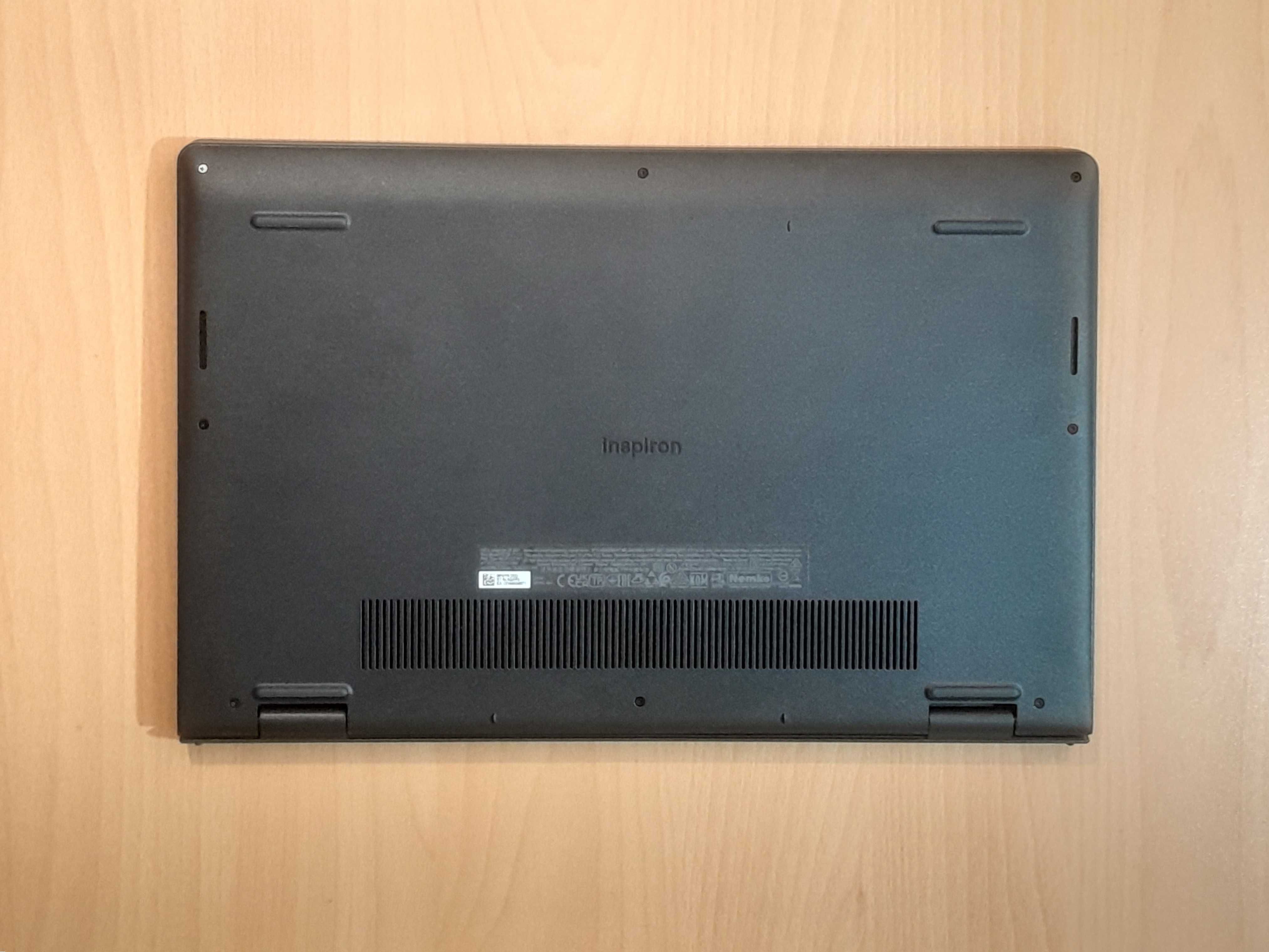 Лаптоп DELL Inspiron 15 3511 / I5-1135G7 / 240Gb NVME / 8Gb DDR4