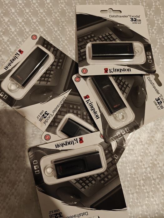 Новые Kingston usb 32gb 2000тг