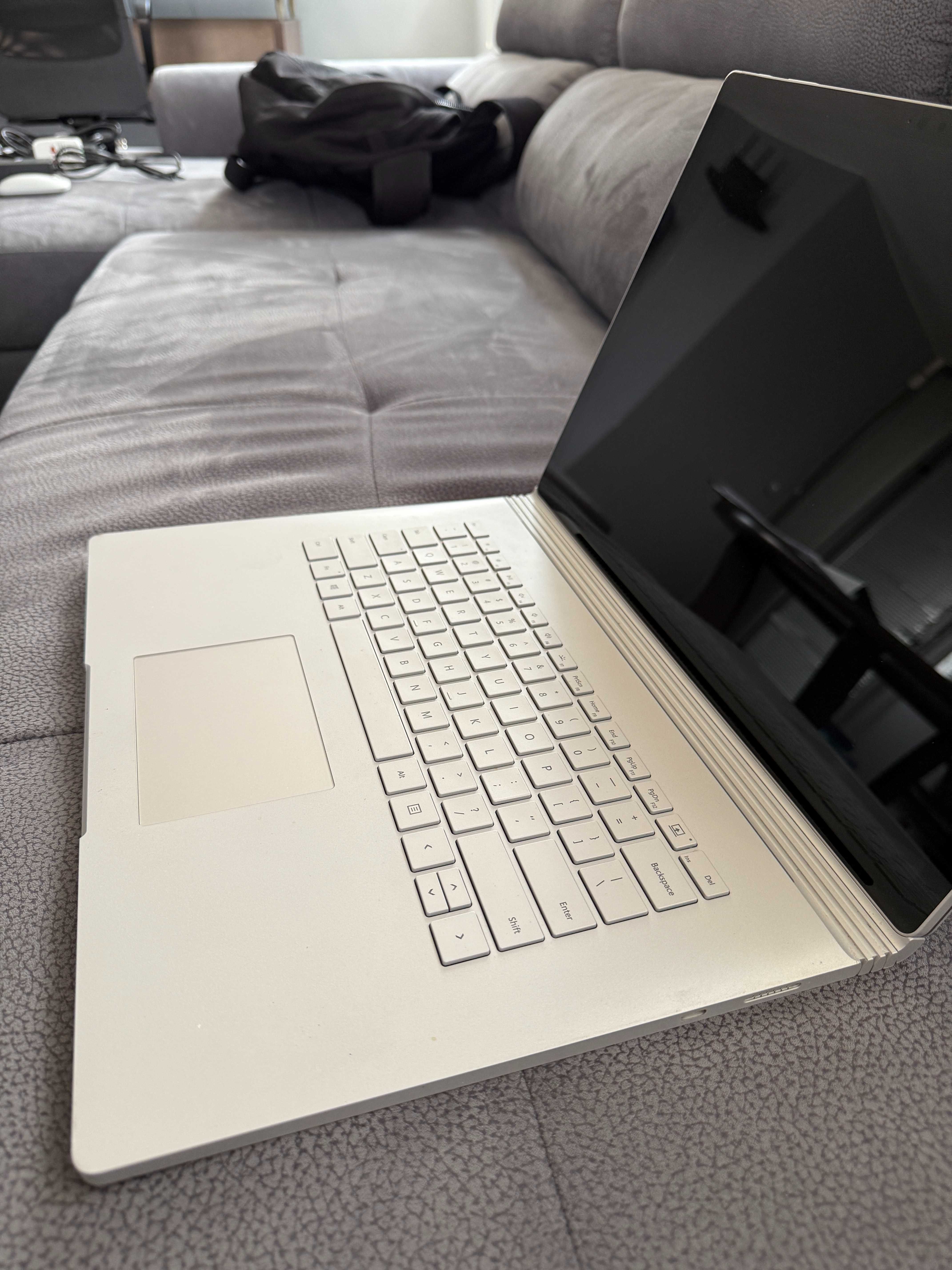 Microsoft Surface Book 2 – 15" | i7 | GTX 1060 | 16GB RAM | 500GB SSD