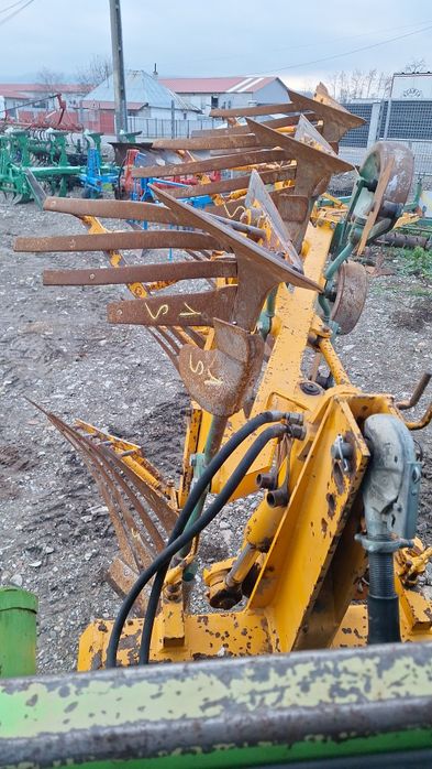 Plug reversibil hidraulic 3 brazde cormane feliat Widder/Huard