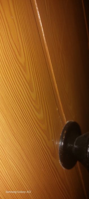 Продам железную металлическую входную дверь.