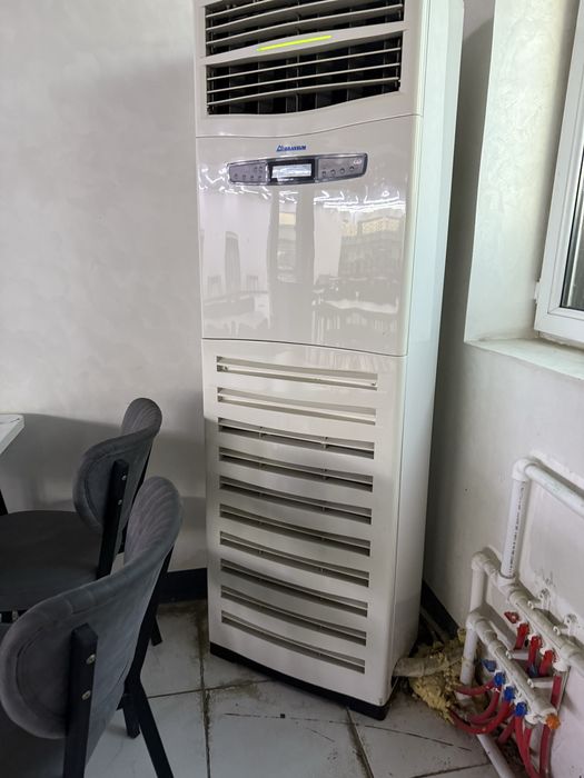 Стоячий кондиционер сотилади