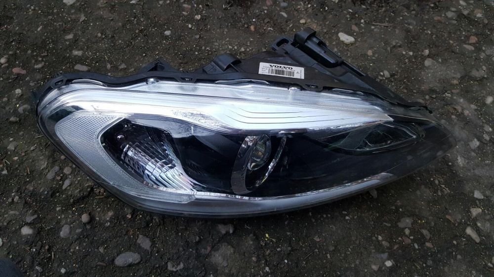 Far xenon Volvo Xc60