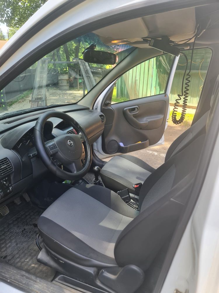 vand opel combo 2011