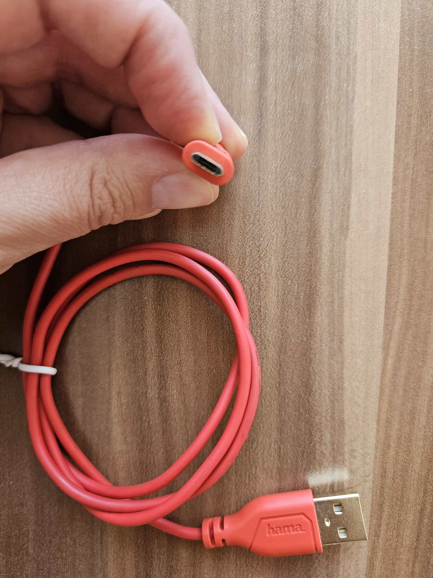 Кабели за телефони GSM различни видове и захранване USB type A Iphone