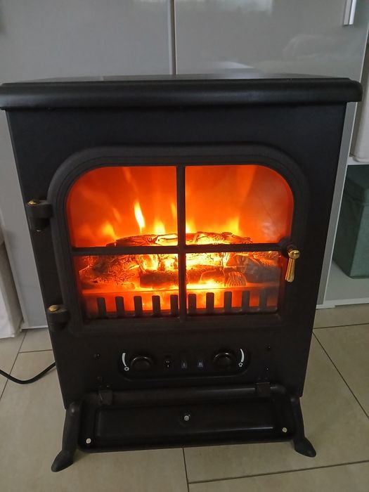 Șemineu electric