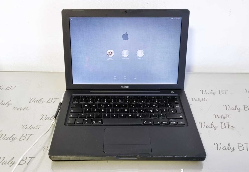 Laptop de colectie - Apple Macbook A1181 - BLACK - functional-instalat