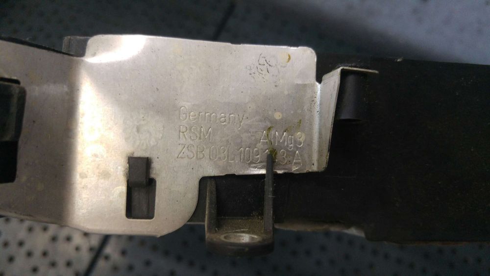 Capac distributie 2.0 tdi vw golf 5 1k1 03l109143a