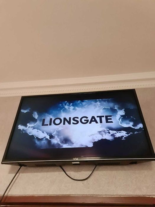 Televizor 35-32lik SMART TV 3ta bor