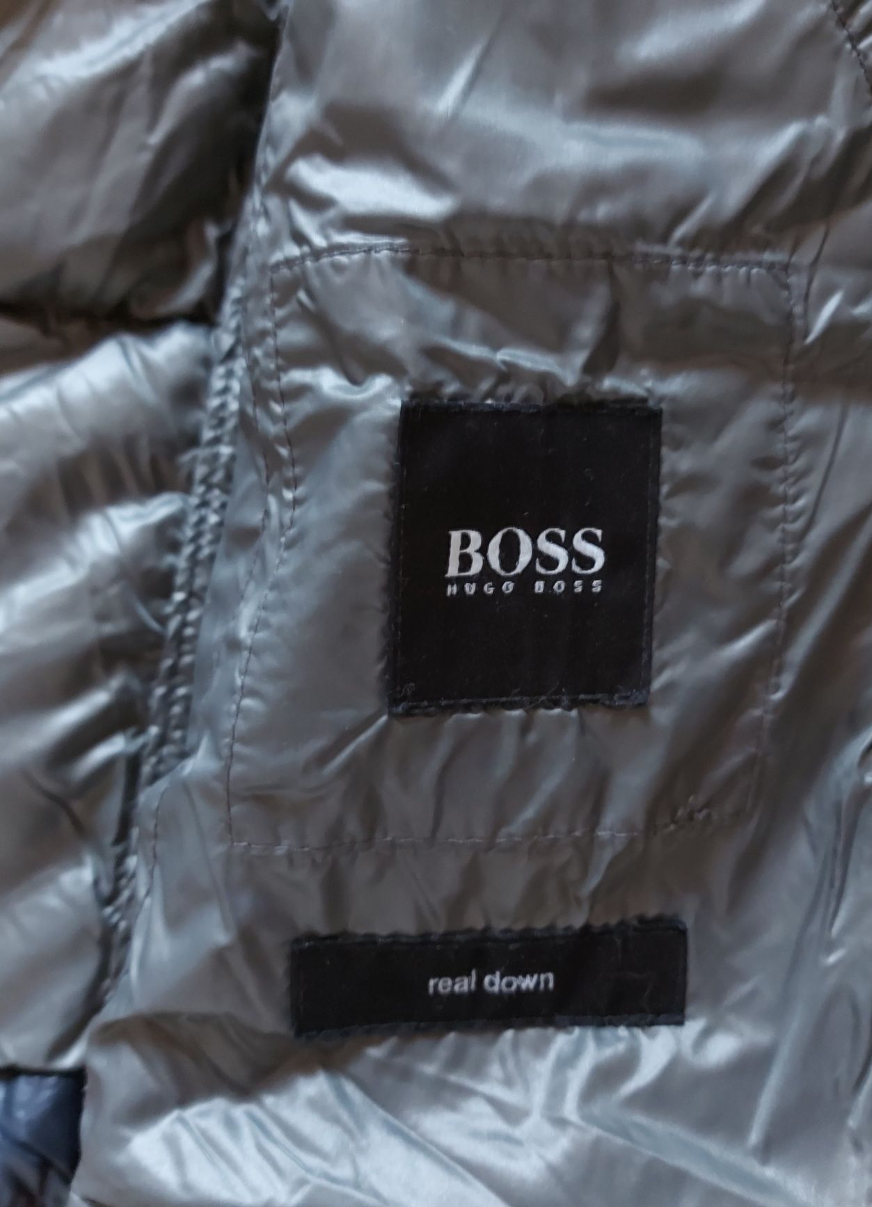 Hugo boss down M48/L50,мъжко пухено яке ,100%пух