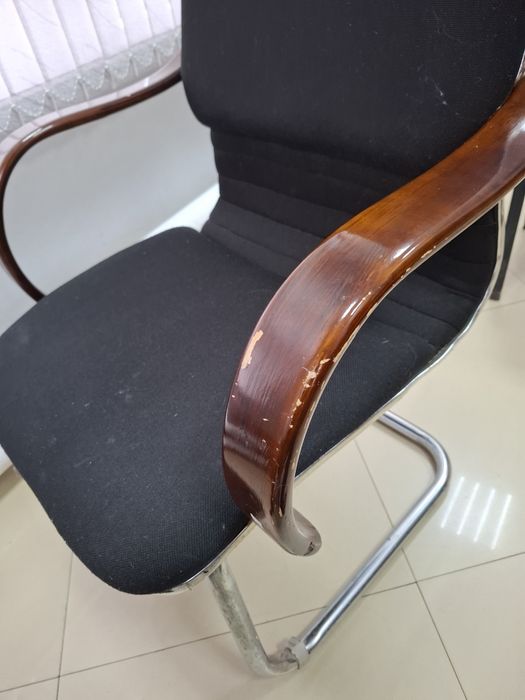 Продам офисные стулья