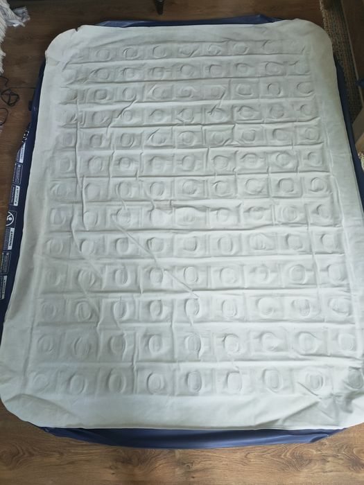 Saltea autogonflabila