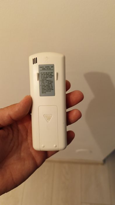 Vând telecomanda aer conditionat Haier HSU-12HD03/R2