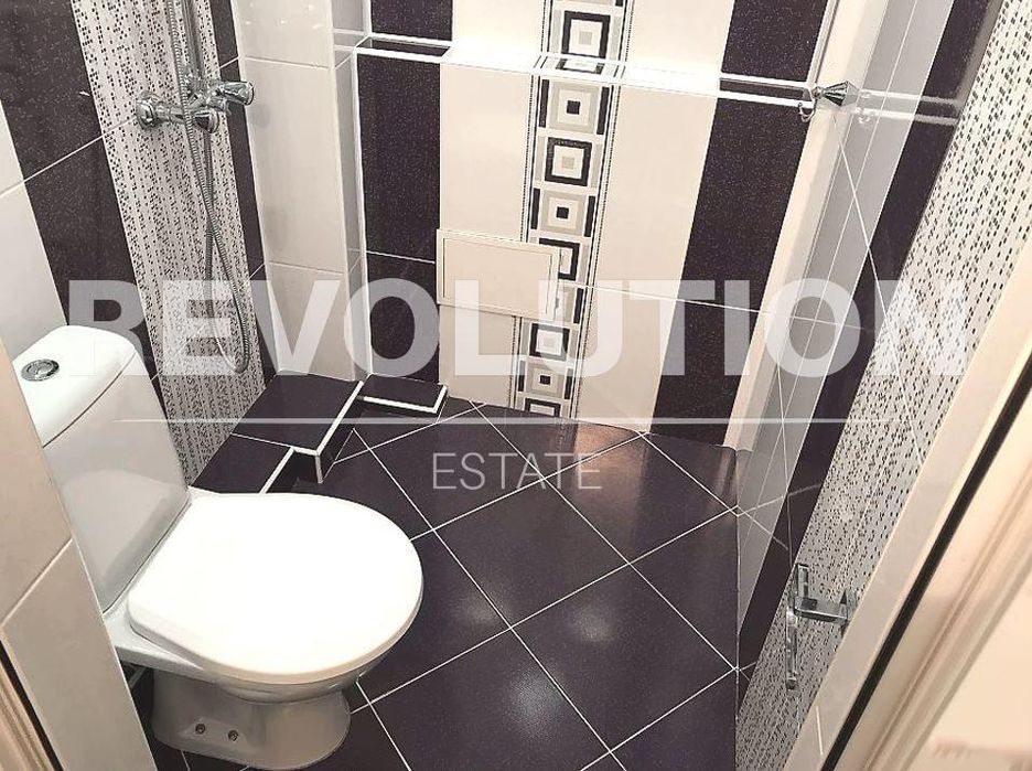 Тристаен апартамент в района на Винс!