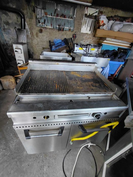 Grill pe gaz de restaurant