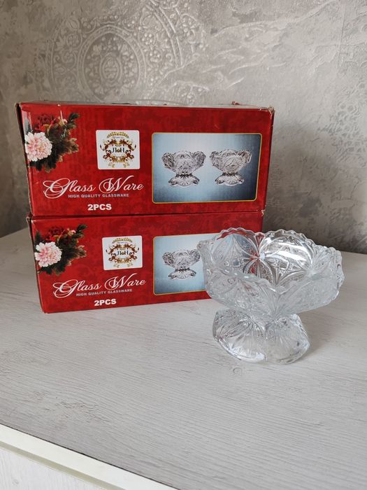 Стеклянные вазочки