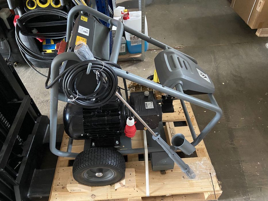 Професионална водоструйка Karcher 16/15 -4 cage