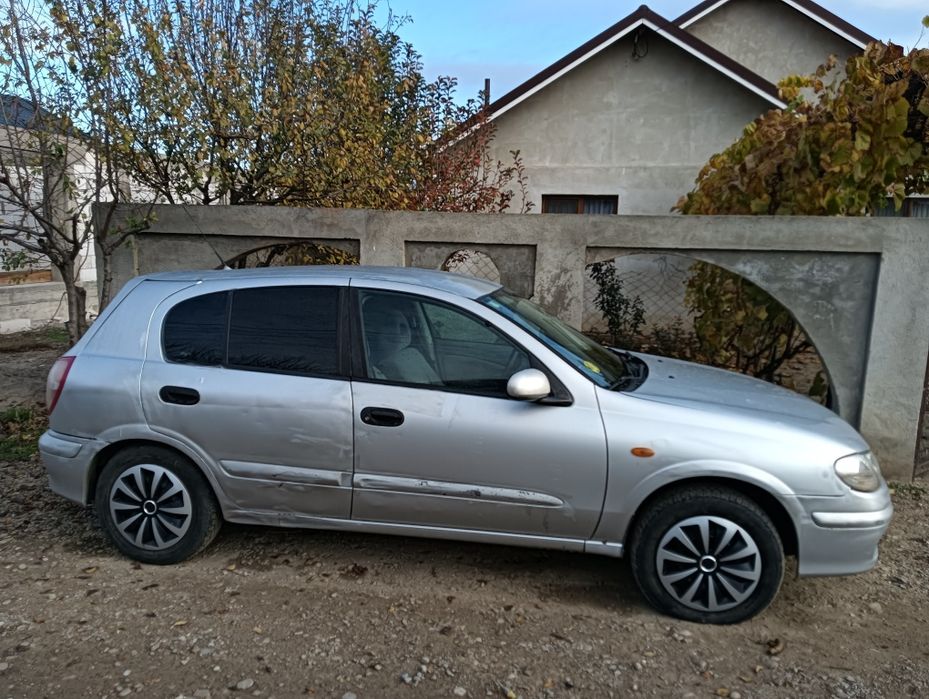 Nissan almera n16 hashback