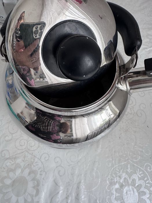 Чайник в отличном состояние почти новый просто у меня лишний окозался