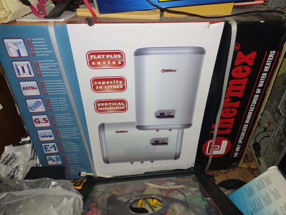 Водонагреватель плоский новый 30л Thermex IF 30V