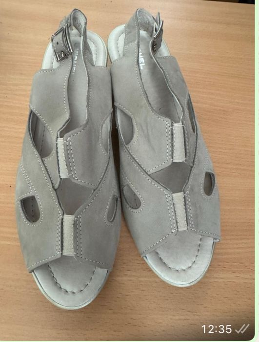 Женская обувь из натурального замша. Размер 39.