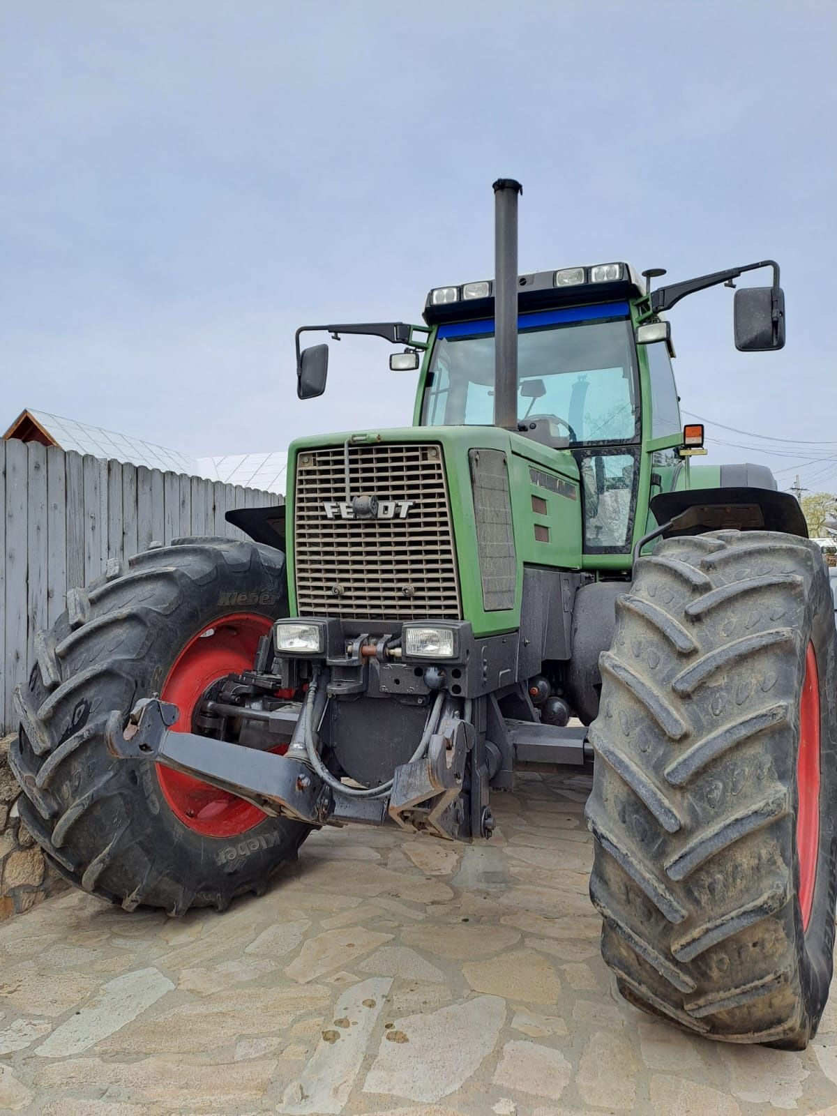 Vând Fendt Favorit824