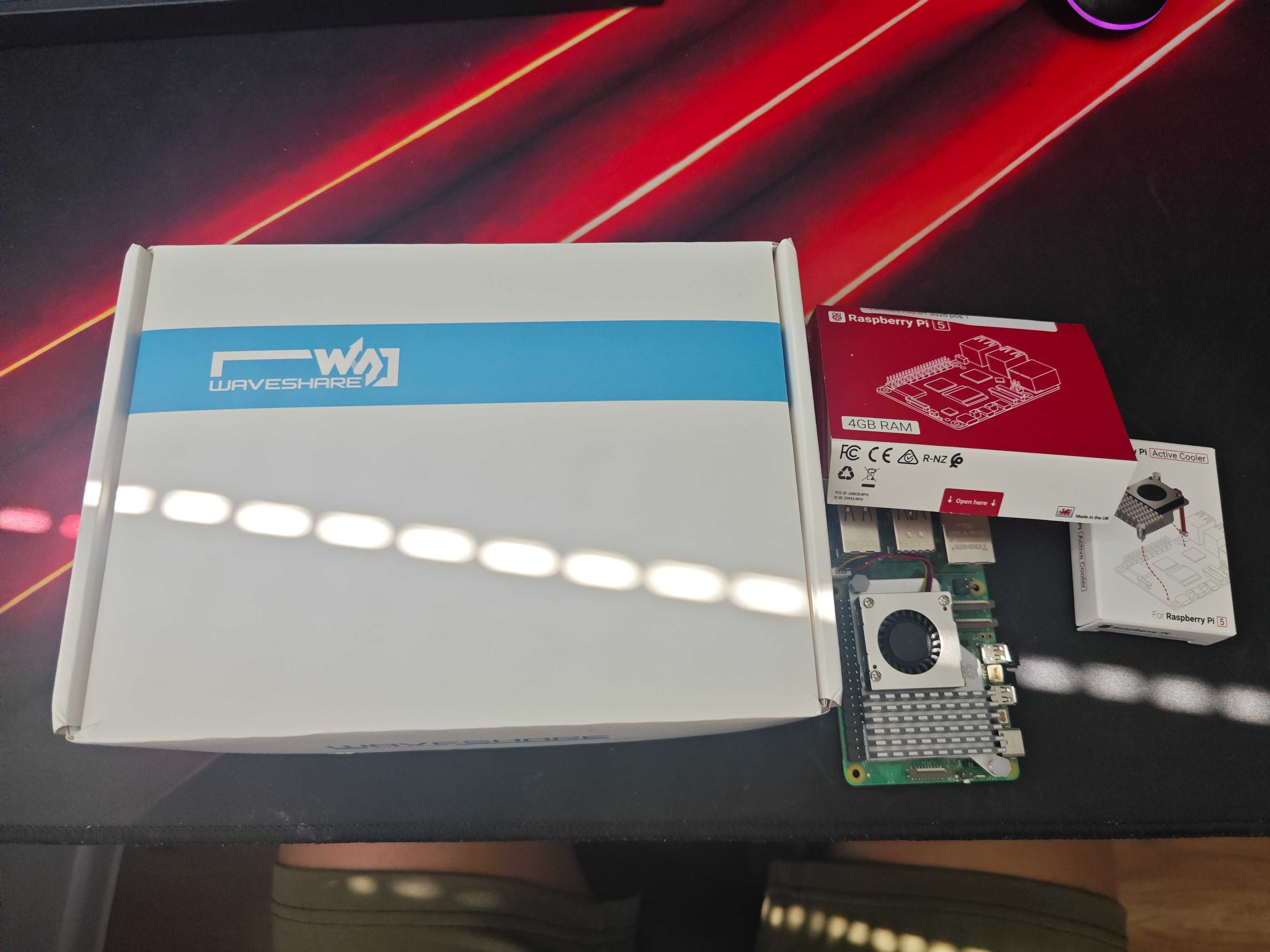 Raspberry pi 5 + 7 inch Touch Display