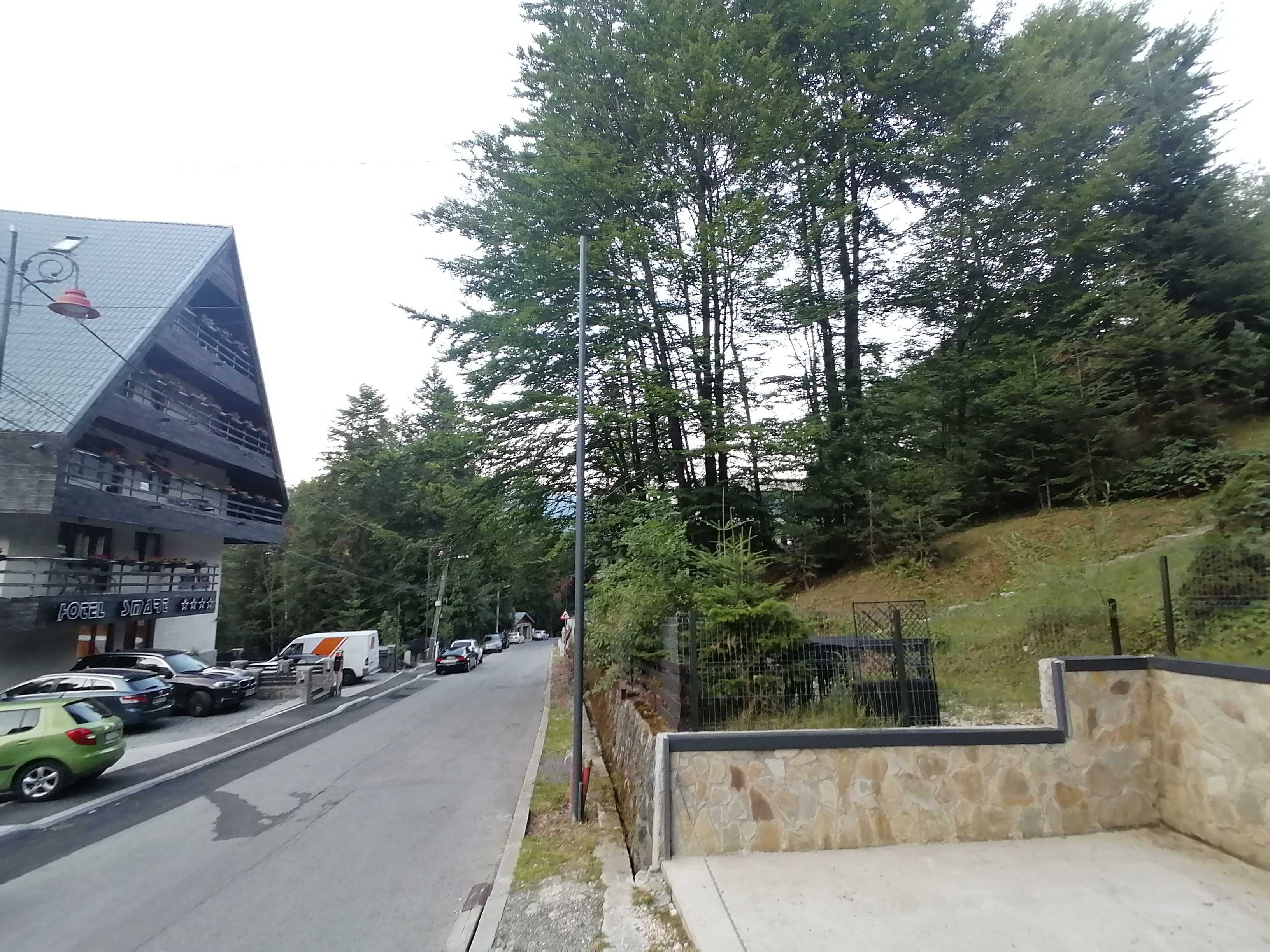 Teren intravilan 550 mp Sinaia vizavi de Hotel Smart - 339 euro/mp