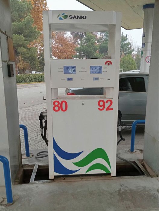 Бензакалонка Lukoil.Бензоколонка BENZAKOLONKA  1. 2. 6. 8.рукавные AZS