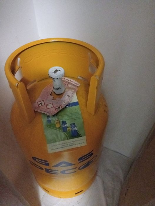 Butelie aragaz nouă încărcată