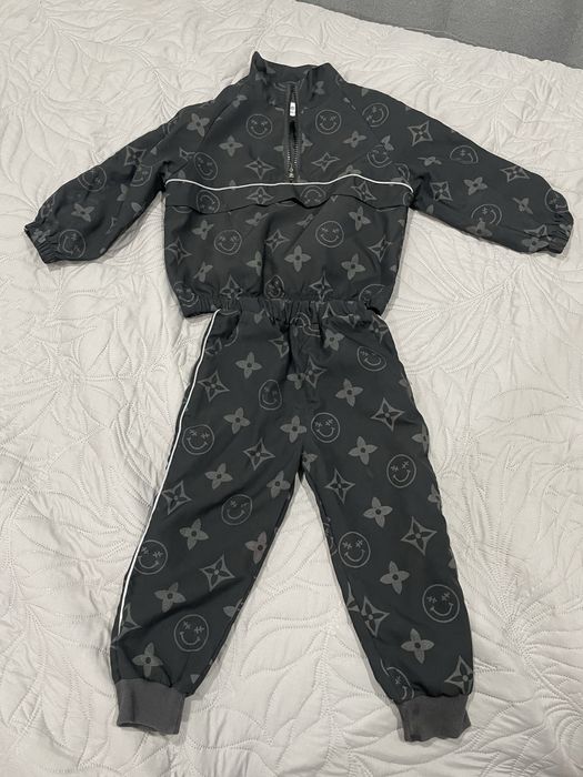 Каждая вещь по 1000 тг