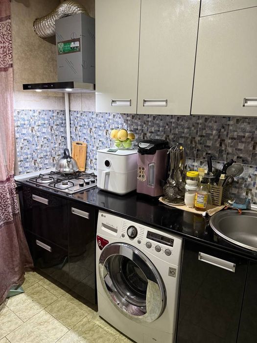 Срочно! Квартира на Чиланзар 24 квартал 3/3/4 общ пл 62м с обстановкой