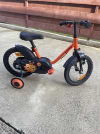 Bicicleta BTWIN pentru copii cu roti ajutatoare