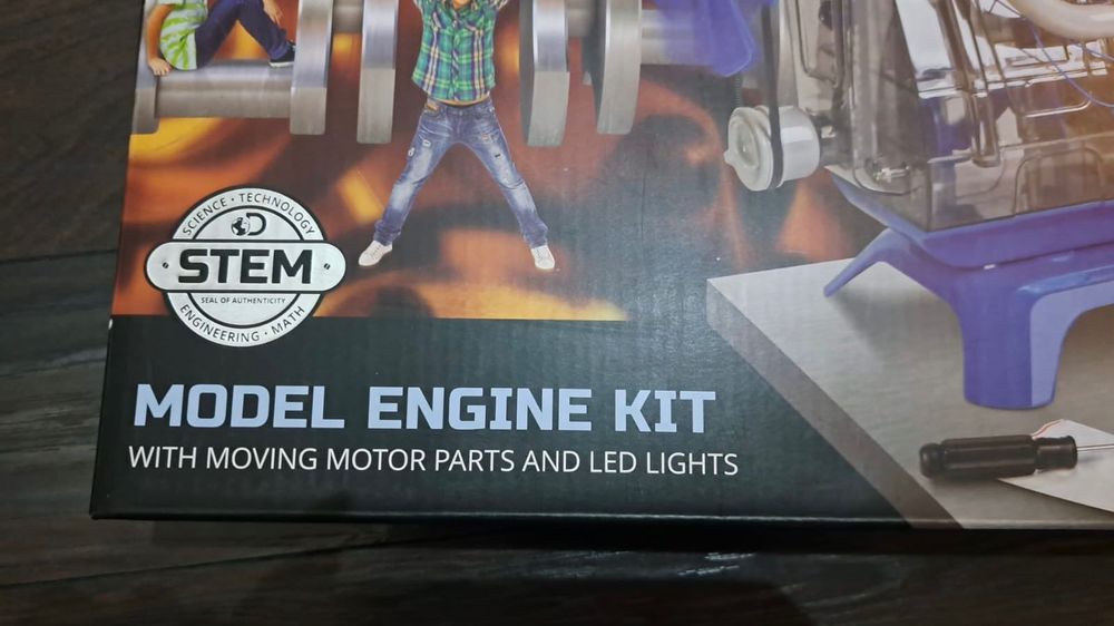 Motor mecanic de jucărie