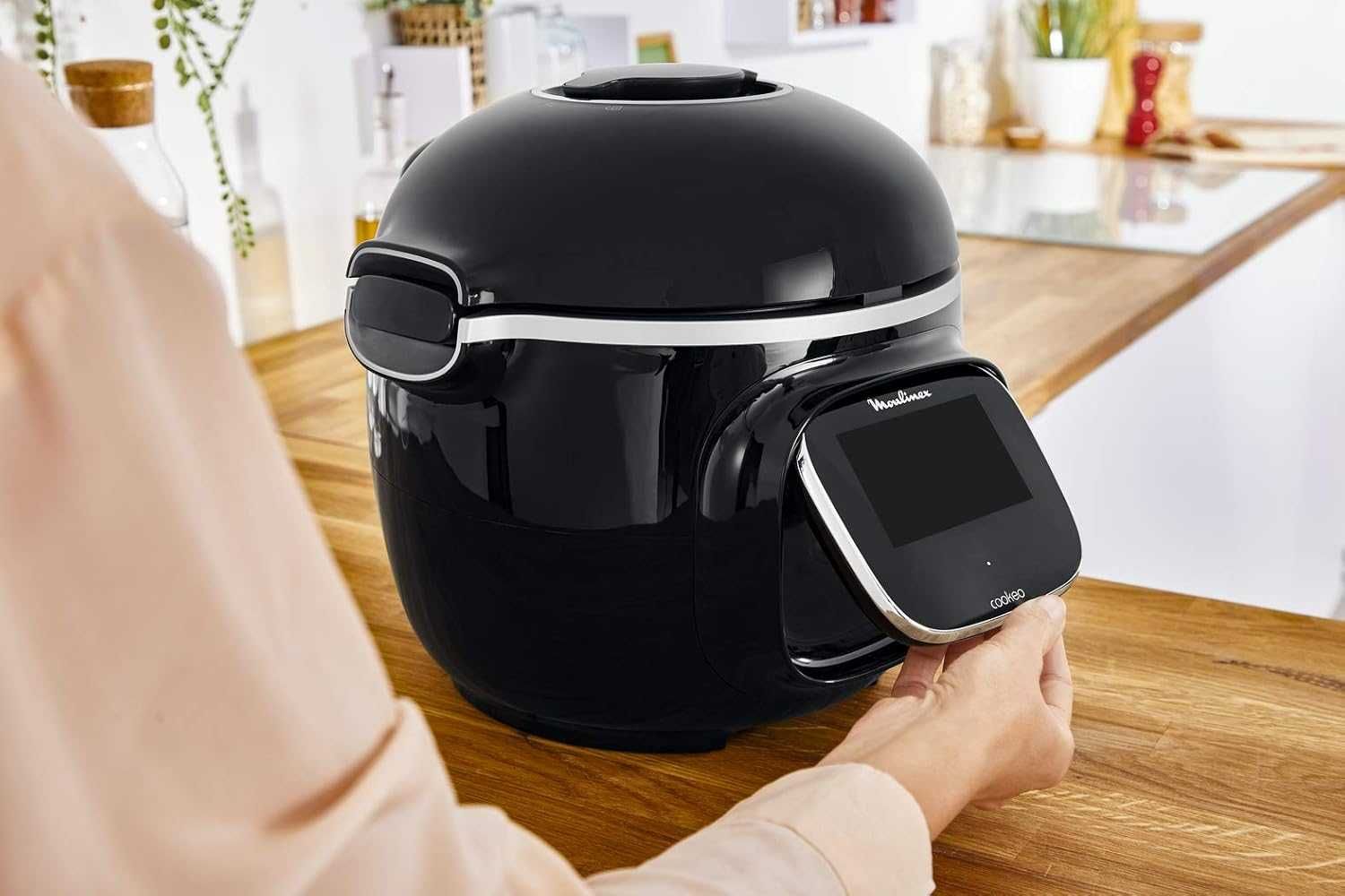 Мултикукър Moulinex Cookeo Touch CE9028 с WiFi и вградени рецепти 6L