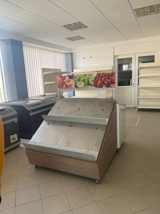 Lada frigorifică profesională și raft legume mobil