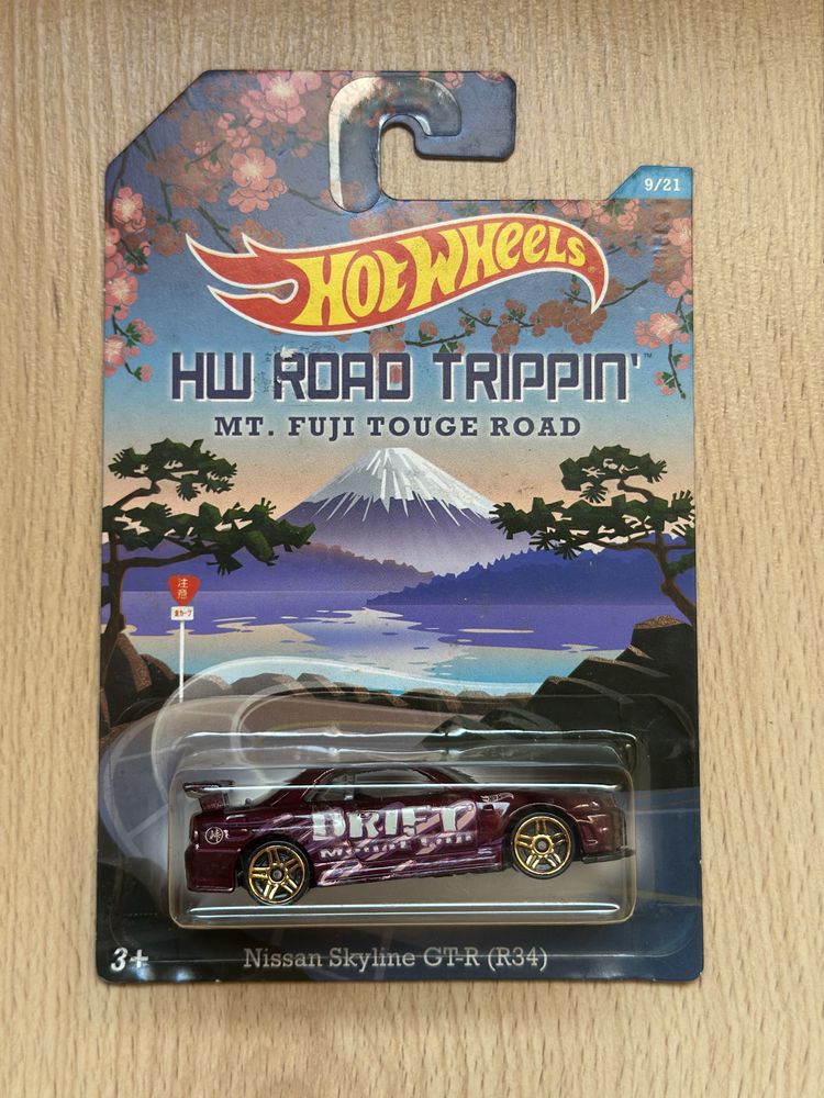 Hot Wheels Road Trippin Nissan Skyline GTR R34 и Skyline H/T 2000 GT-X