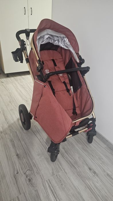 Cărucior pentru vânzare